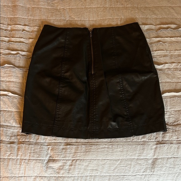 Free People Black Mini Skirt faux leather - Picture 3 of 8